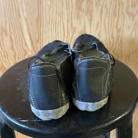 CUSHE Women's Slip ons - Picture 4 of 4